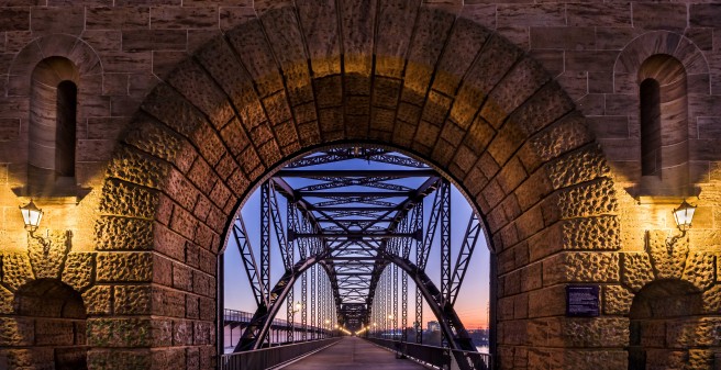 Portal der Alten Harburger Elbbrücke