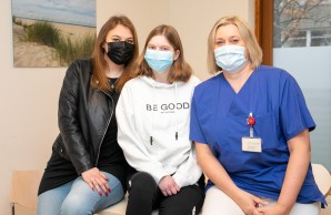 Veronika und Katrin mit Christine Oelschner 