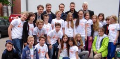 Schüler der Krebspräventionskampagne mit Revolverheld und Sky du Mont