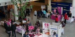 Brustkrebstag im Foyer des Neuen Klinikums